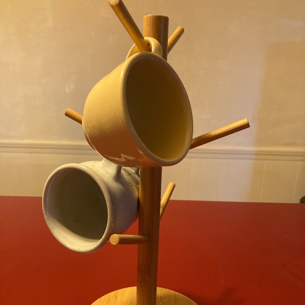 Coffee mug bamboo tree stand